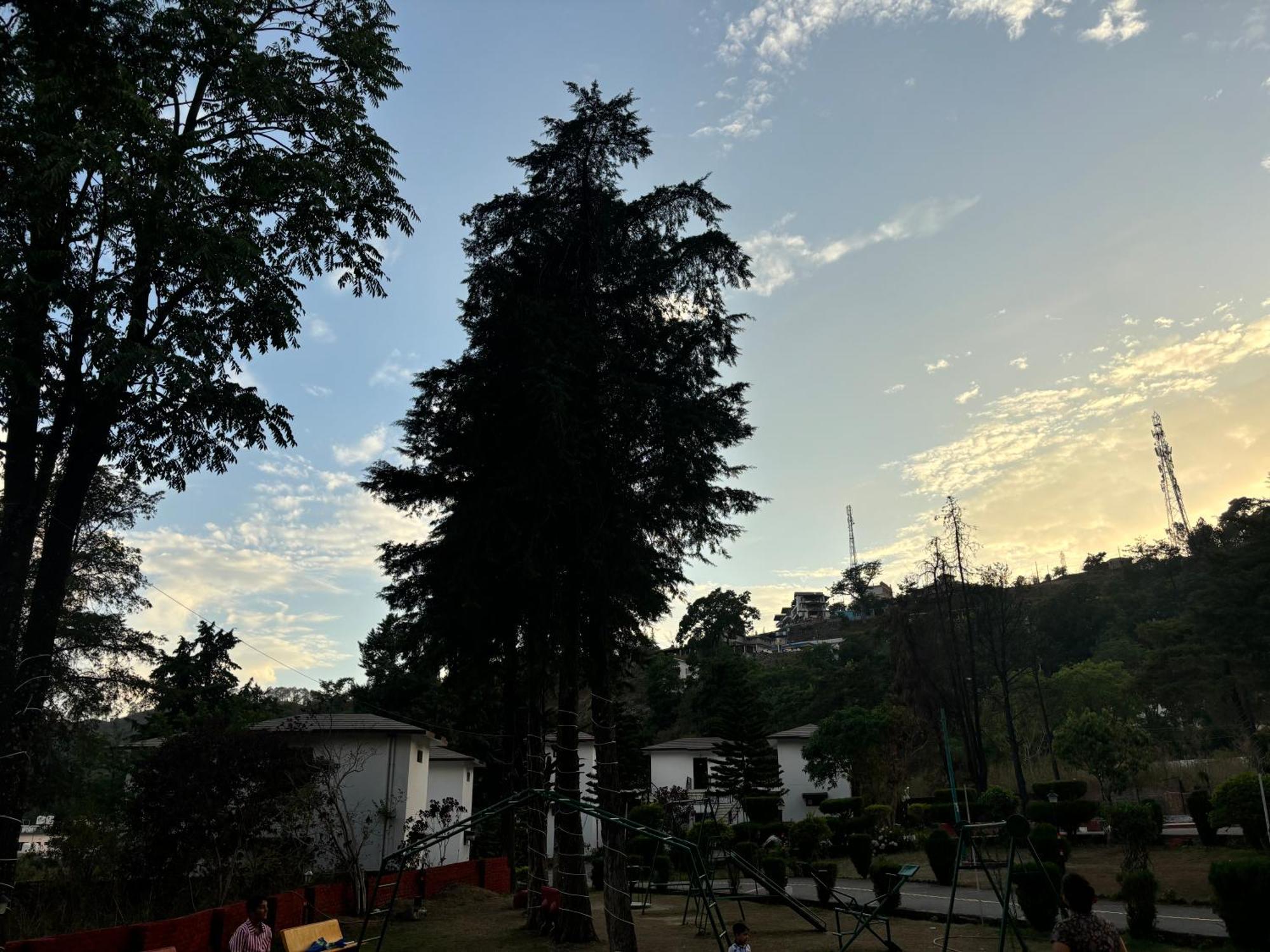 Shikha Resort Ewentbliz Bhimtal Bagian luar foto